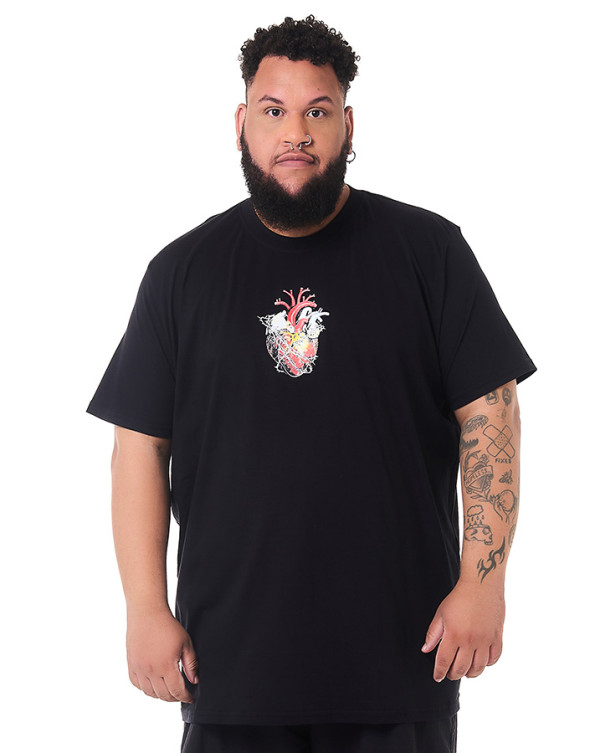 Camiseta Classic Heart Preto Knulu
