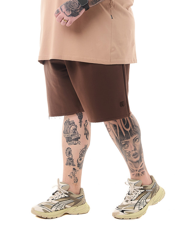 Bermuda Moletom Casual Bordada Corte a Fio Marrom Knulu