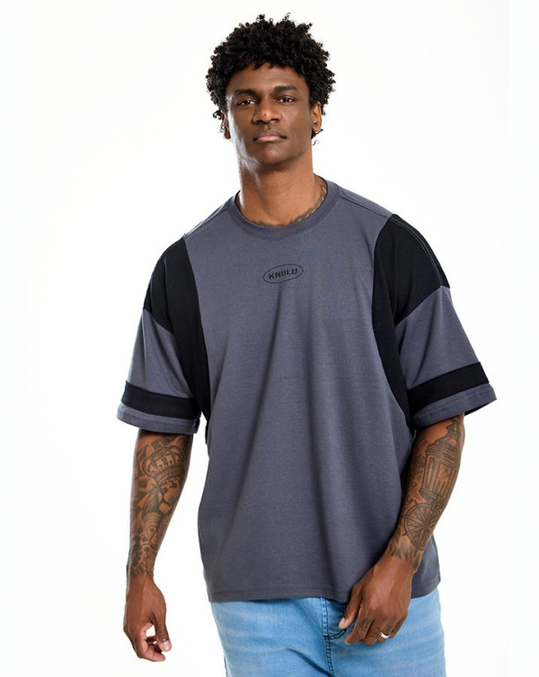 Camiseta Oversized Boxy Cut Side Cinza Knulu