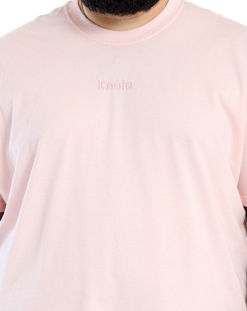 Camiseta Classic Relief Logo Rosa Knulu