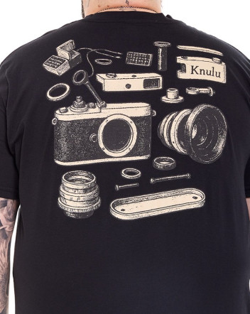 Camiseta Classic Camera Explosion Preto Knulu