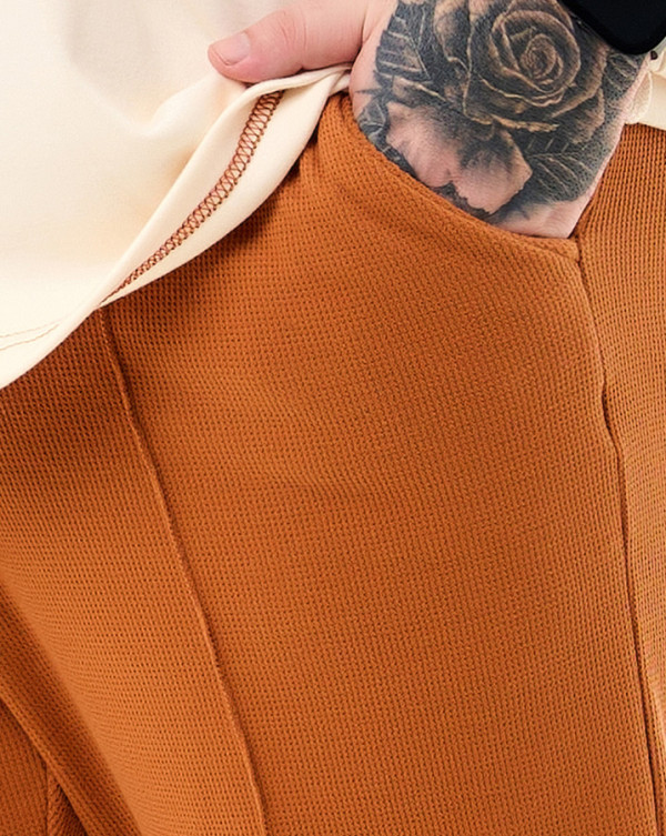 Bermuda Casual Malha Textura Square Nervura Terra Cota Knulu