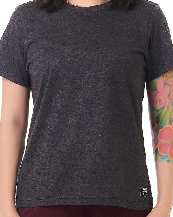 Camiseta Basica Feminina Cinza Chumbo Knulu