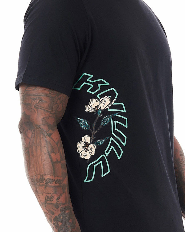 Camiseta Classic Flower Skull Preto Knulu