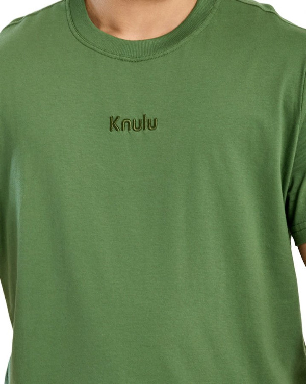 Camiseta Classic Relief Logo Verde Knulu