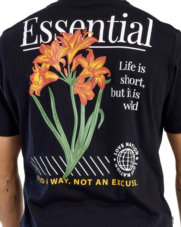 Camiseta Classic Essential Preto Knulu