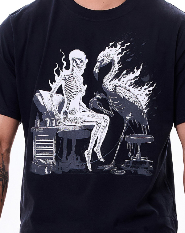 Camiseta Classic Flamingo Tattoo Preto Knulu