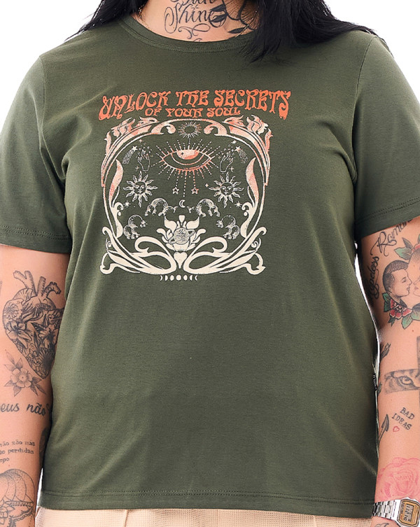 Camiseta Feminina Secrets Verde Musgo Knulu
