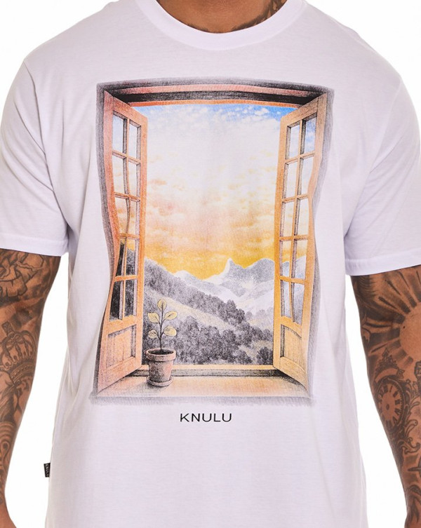 Camiseta Classic Window Branco Knulu